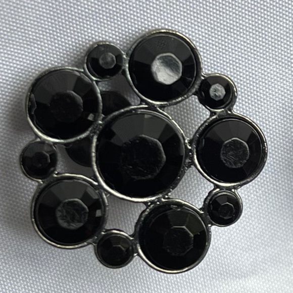 Monet, Black Rhinestones, set in Black Metal, Open Bracelet./Clip earrings - Picture 10 of 13